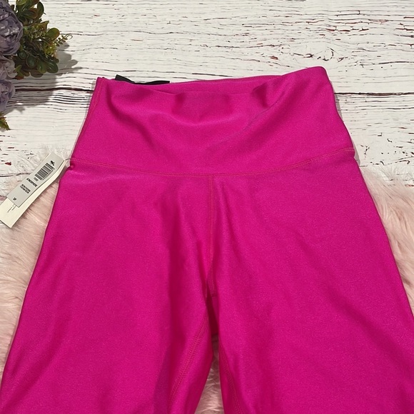 NWT TNA Aritzia Atmosphere Bright Neon Fuchsia Pink Bike Shorts - Picture 4 of 8